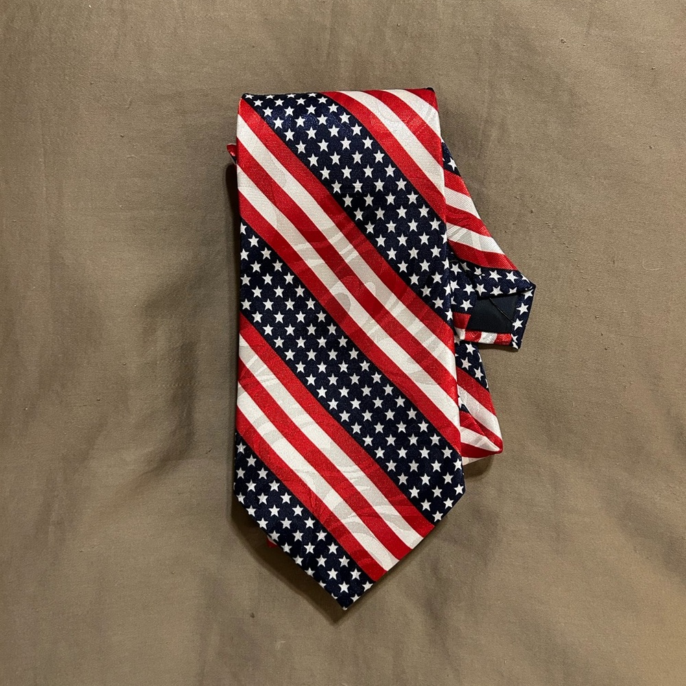 Men's Red, White & Blue Flag-Pattern Tie